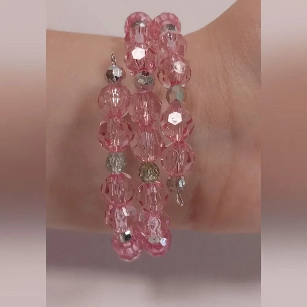 💍Pink and half silver beaded memory wire bracelet, will fit any wrist